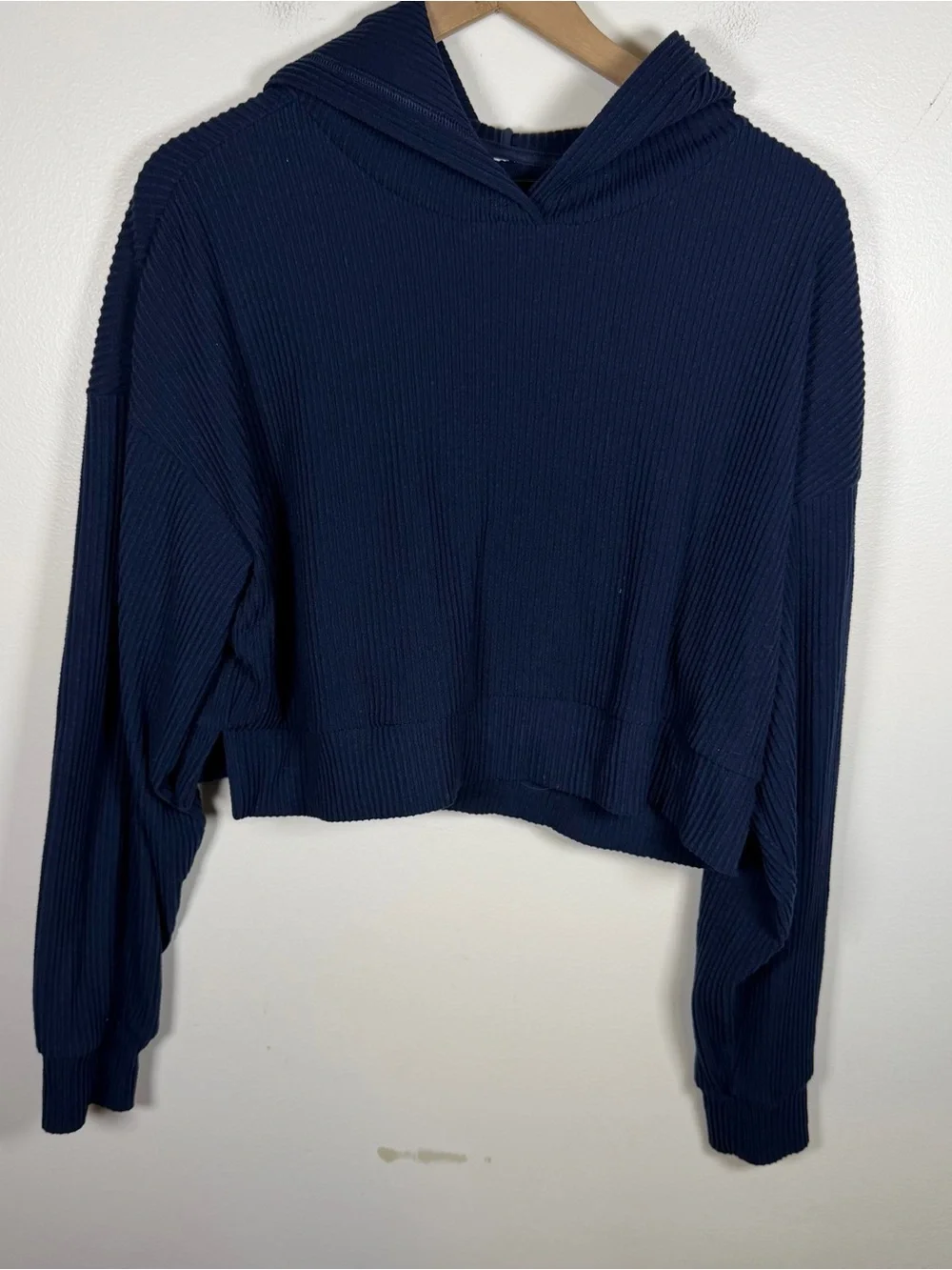Alo Yoga Muse Hoodie Blue Ribbed Women’s Size Large Cropped Pullover Lounge